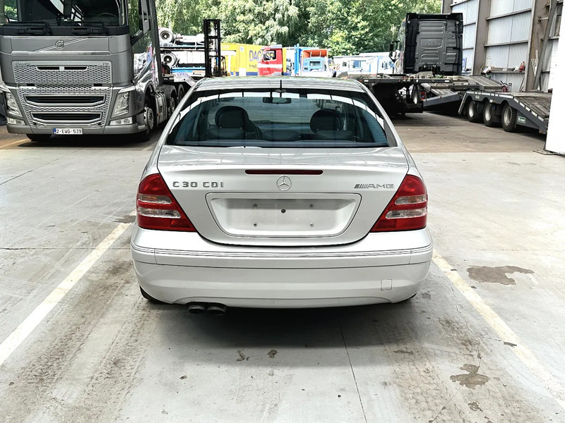 Mercedes-Benz C-Klasse C30 CDI / AMG /DIESEL TURBO 33795 km - Седан: фото 4 Mercedes-Benz C-Klasse C30 CDI / AMG /DIESEL TURBO 33795 km - Седан: фото 4