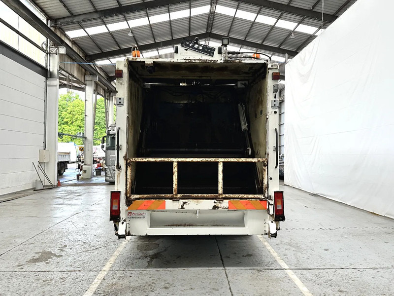 Scania P230 6X2 / Essieu relevable directionnel / Stuurbare liftas / Steerable lift axle - Мусоровоз: фото 4 Scania P230 6X2 / Essieu relevable directionnel / Stuurbare liftas / Steerable lift axle - Мусоровоз: фото 4