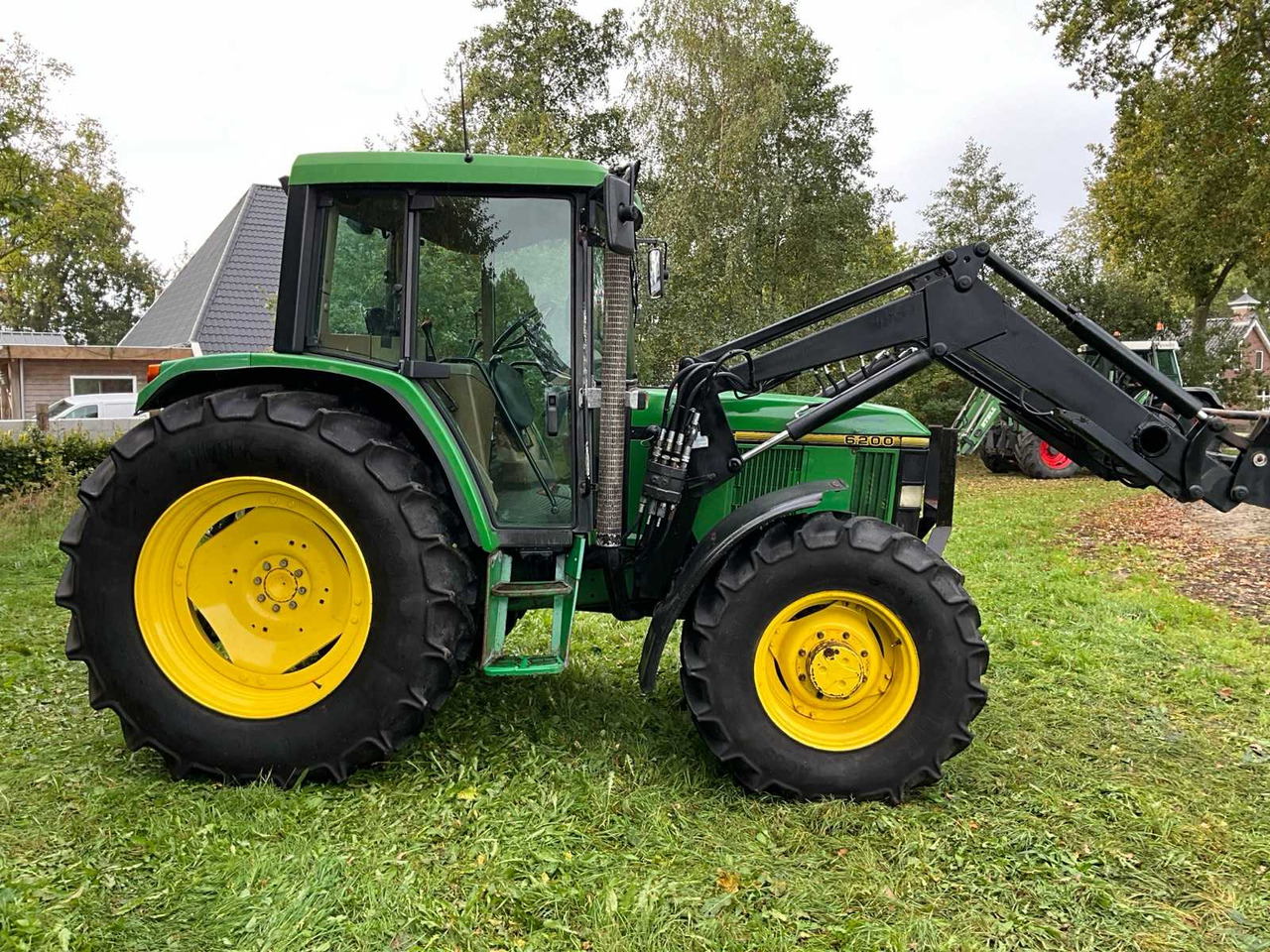 1992 JOHN DEERE 6200 FOUR-WHEEL DRIVE FARM TRACTOR WITH FRONT LOADER - Трактор: фото 5 1992 JOHN DEERE 6200 FOUR-WHEEL DRIVE FARM TRACTOR WITH FRONT LOADER - Трактор: фото 5