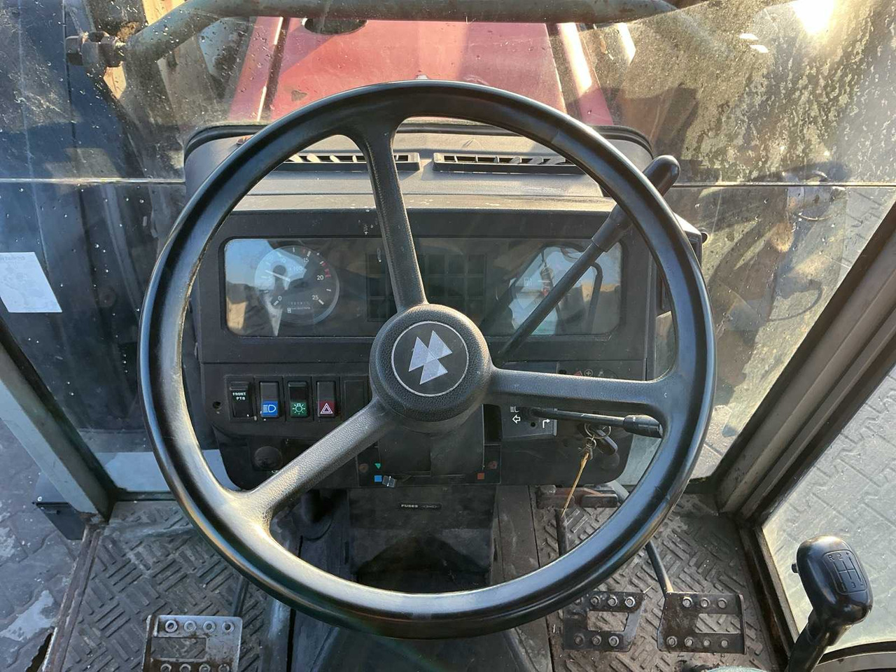 Трактор 1996 MASSEY FERGUSON 399 FOUR WHEEL DRIVE FARM TRACTOR: фото 17