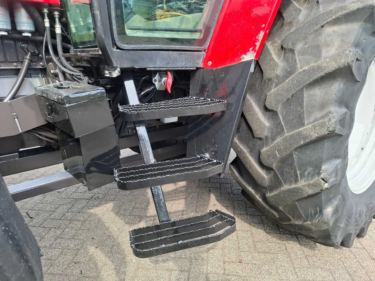 Трактор 1997 MASSEY FERGUSON 8130 DYNASHIFT ALL-WHEEL DRIVE FARM TRACTOR: фото 9