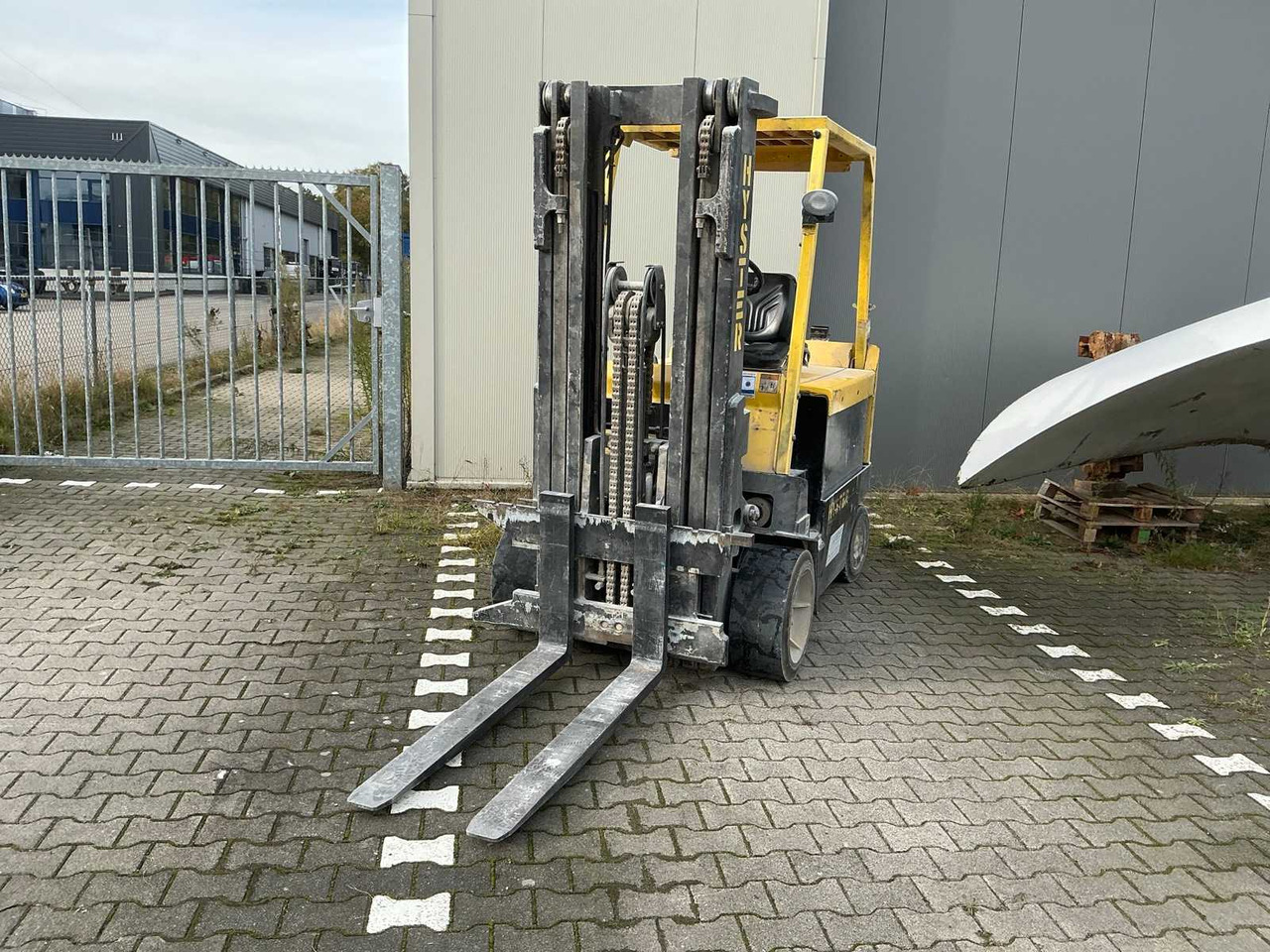 1999 HYSTER E3.50XL FORKLIFT TRUCK - Вилочный погрузчик: фото 2 1999 HYSTER E3.50XL FORKLIFT TRUCK - Вилочный погрузчик: фото 2