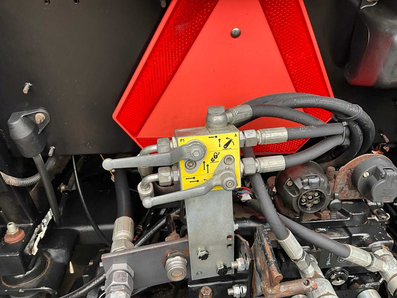 Трактор 2000 CASE IH MX100C ALL-WHEEL DRIVE FARM TRACTOR: фото 11