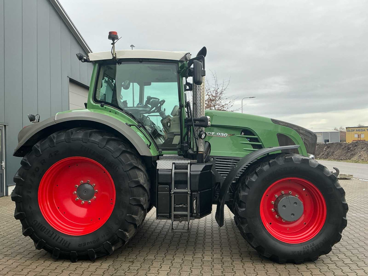 2003 FENDT 930 VARIO ALL-WHEEL DRIVE AGRICULTURAL TRACTOR - Трактор: фото 4 2003 FENDT 930 VARIO ALL-WHEEL DRIVE AGRICULTURAL TRACTOR - Трактор: фото 4