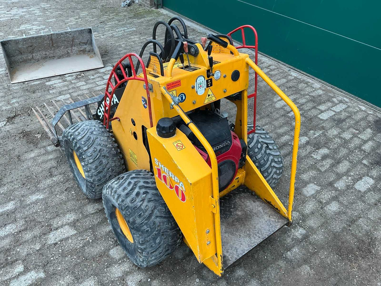 2003 SHERPA 100 SKID STEER LOADER - Гусеничный мини-погрузчик: фото 5 2003 SHERPA 100 SKID STEER LOADER - Гусеничный мини-погрузчик: фото 5