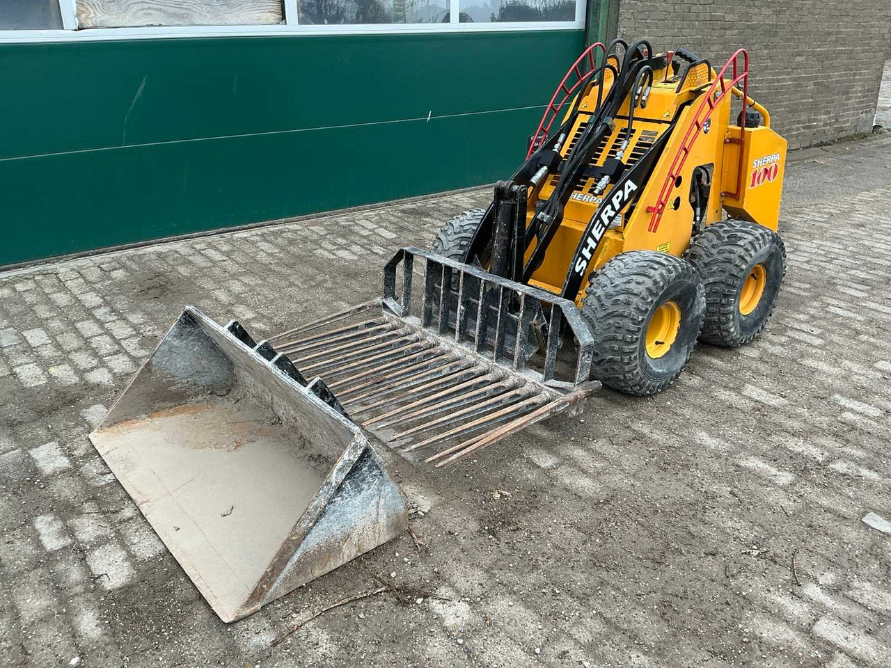 2003 SHERPA 100 SKID STEER LOADER - Гусеничный мини-погрузчик: фото 2 2003 SHERPA 100 SKID STEER LOADER - Гусеничный мини-погрузчик: фото 2