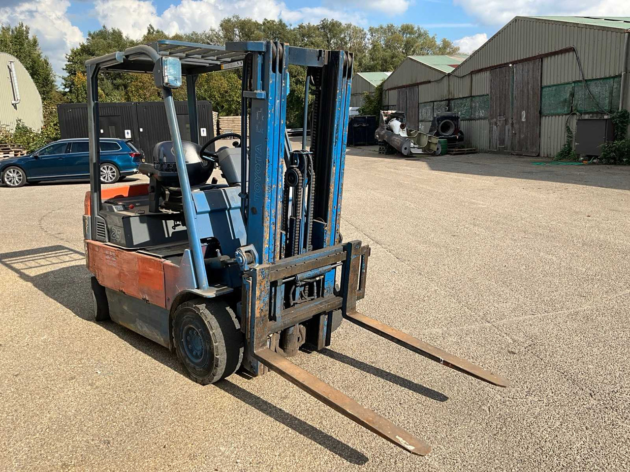 2004 TOYOTA 7FBMF25 FORKLIFT - Вилочный погрузчик: фото 2 2004 TOYOTA 7FBMF25 FORKLIFT - Вилочный погрузчик: фото 2