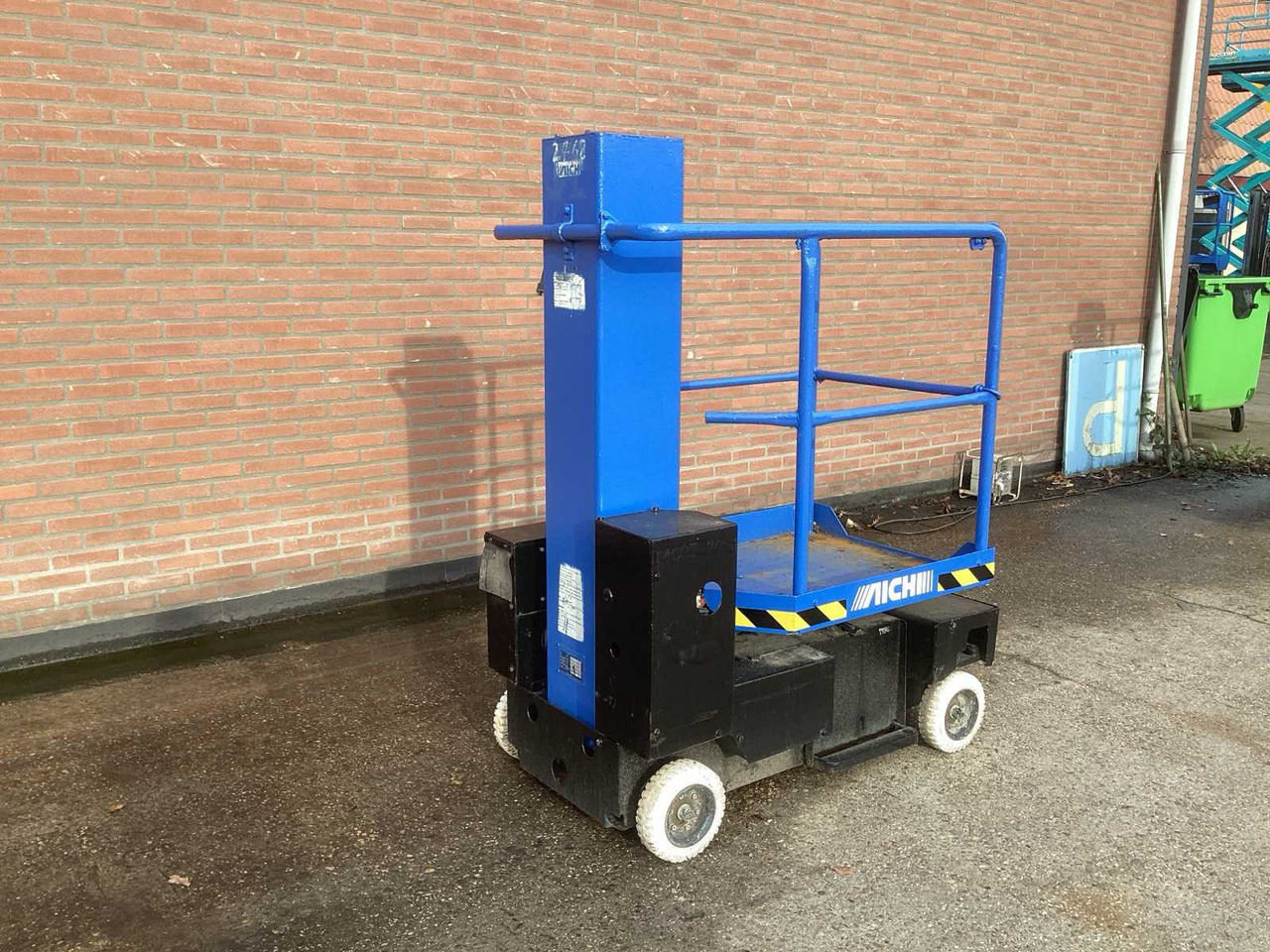 2006 AICHI SV 04 B AERIAL PLATFORM - Подъёмник: фото 4 2006 AICHI SV 04 B AERIAL PLATFORM - Подъёмник: фото 4