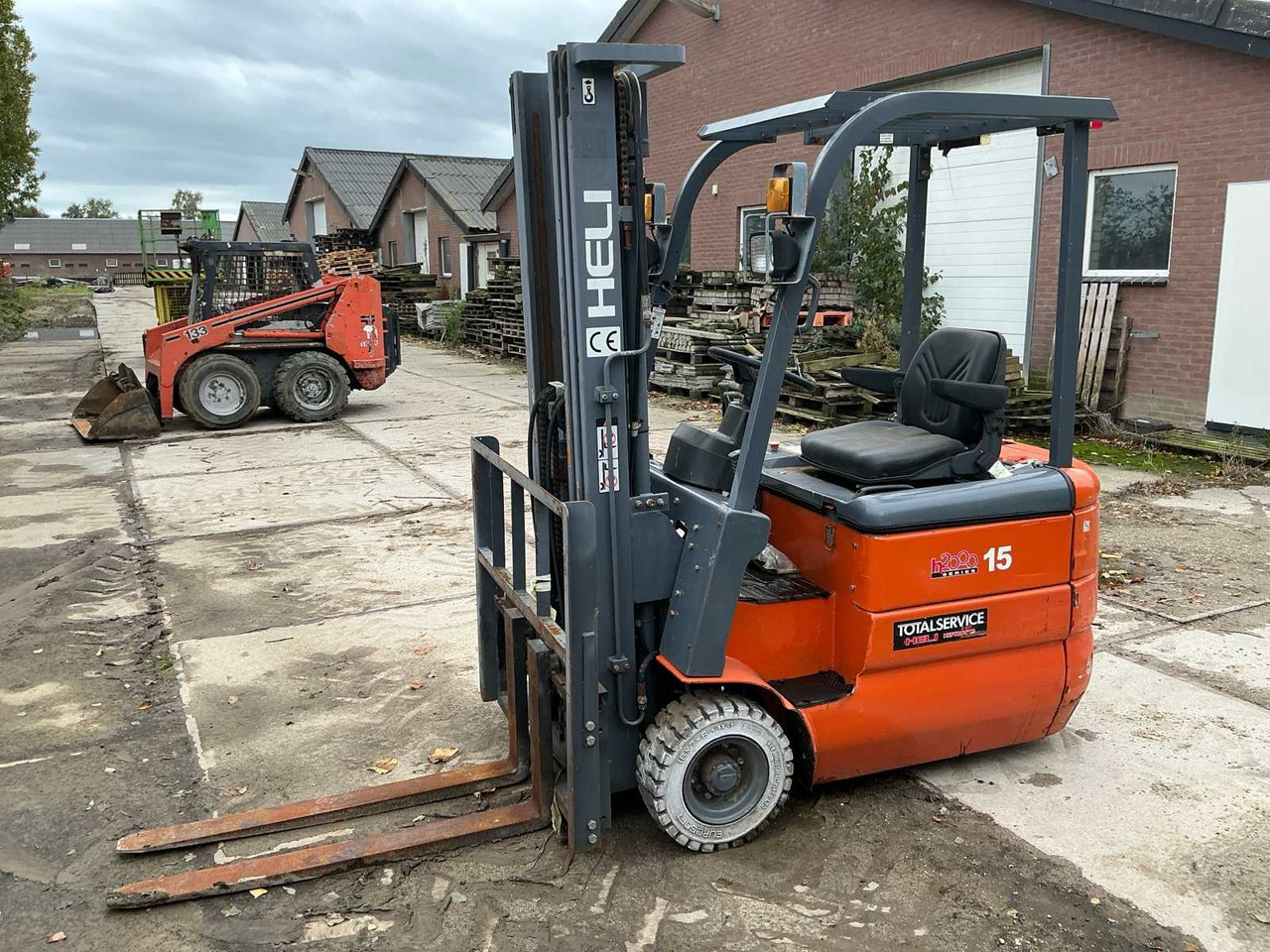 2009 HELI CPD15SAH2B FORKLIFT - Вилочный погрузчик: фото 1 2009 HELI CPD15SAH2B FORKLIFT - Вилочный погрузчик: фото 1