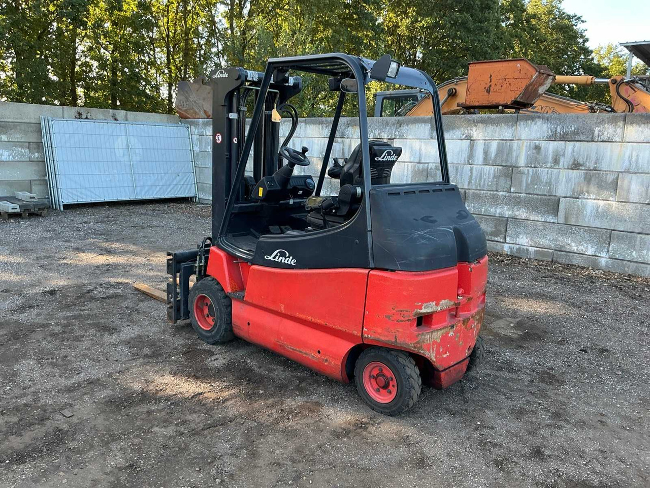 2009 LINDE E30/02/600 FORKLIFT - Вилочный погрузчик: фото 3 2009 LINDE E30/02/600 FORKLIFT - Вилочный погрузчик: фото 3