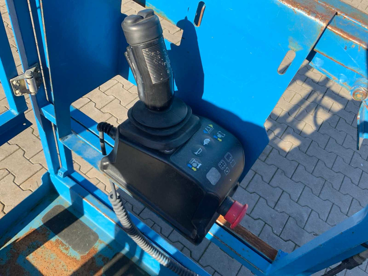 Подъёмник 2011 GENIE GRC-12 AERIAL PLATFORM / PASSENGER LIFT: фото 7