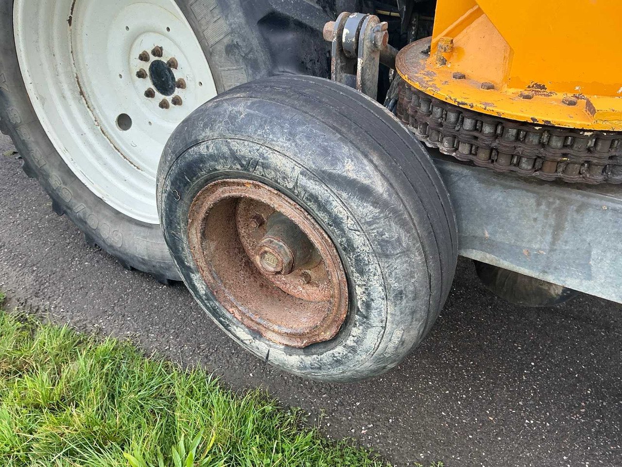 Трактор 2011 NEW HOLLAND T6070 FOUR WHEEL DRIVE FARM TRACTOR: фото 16