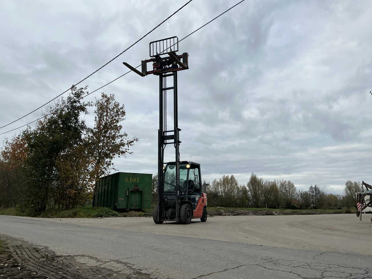 2012 TOYOTA 028FGF25 FORKLIFT - Вилочный погрузчик: фото 1 2012 TOYOTA 028FGF25 FORKLIFT - Вилочный погрузчик: фото 1