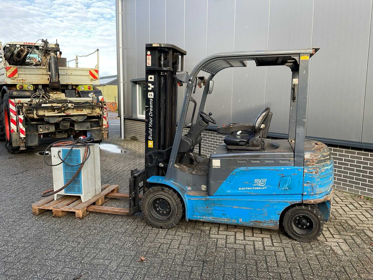 2015 BYD ECB35C FORKLIFT - Вилочный погрузчик: фото 5 2015 BYD ECB35C FORKLIFT - Вилочный погрузчик: фото 5