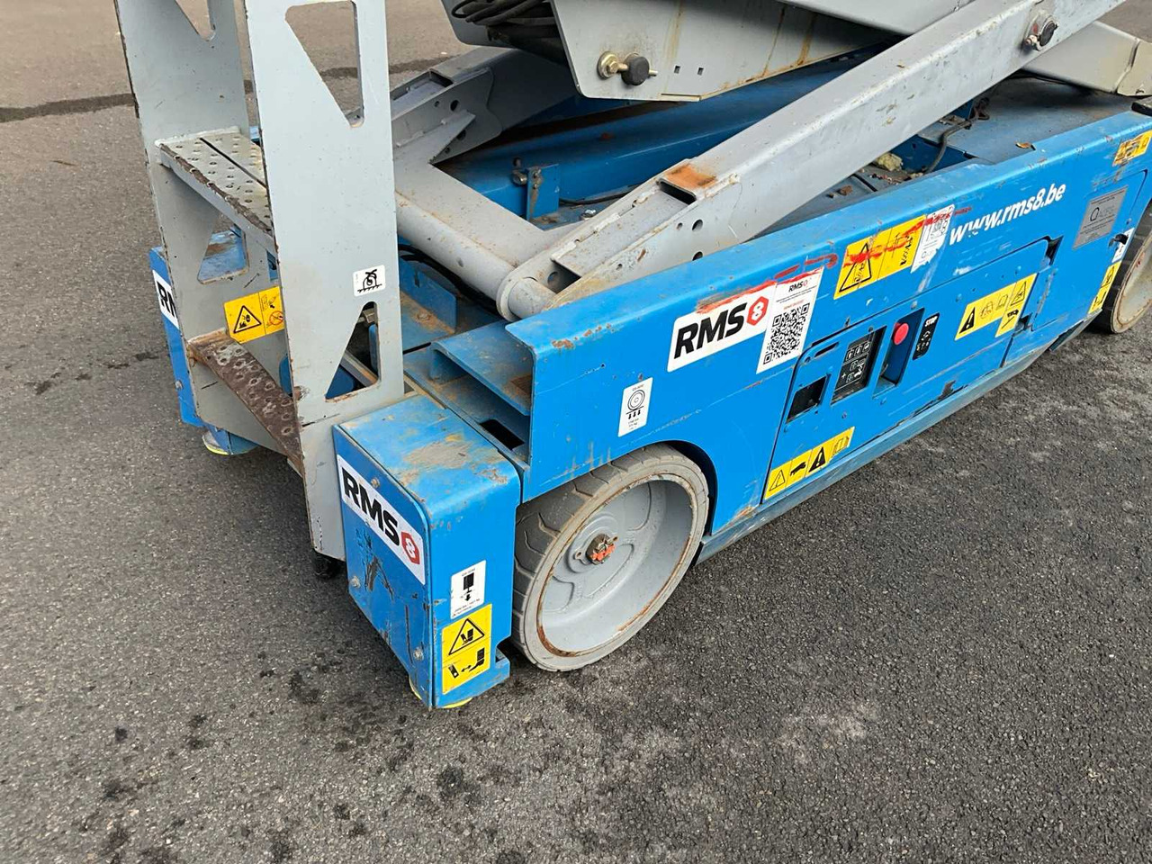 Подъёмник 2015 GENIE GS-3232 AERIAL WORK PLATFORM: фото 9 Подъёмник 2015 GENIE GS-3232 AERIAL WORK PLATFORM: фото 9