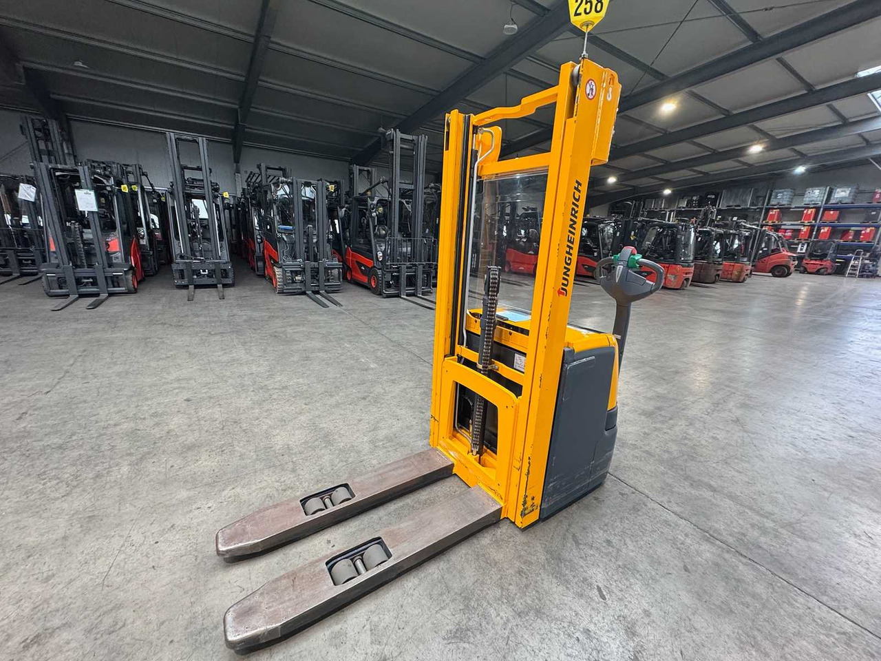 Вилочный погрузчик 2015 JUNGHEINRICH EJC220 2,000KG STACKER PALLET TRUCK ANT FREE LIFT: фото 6
