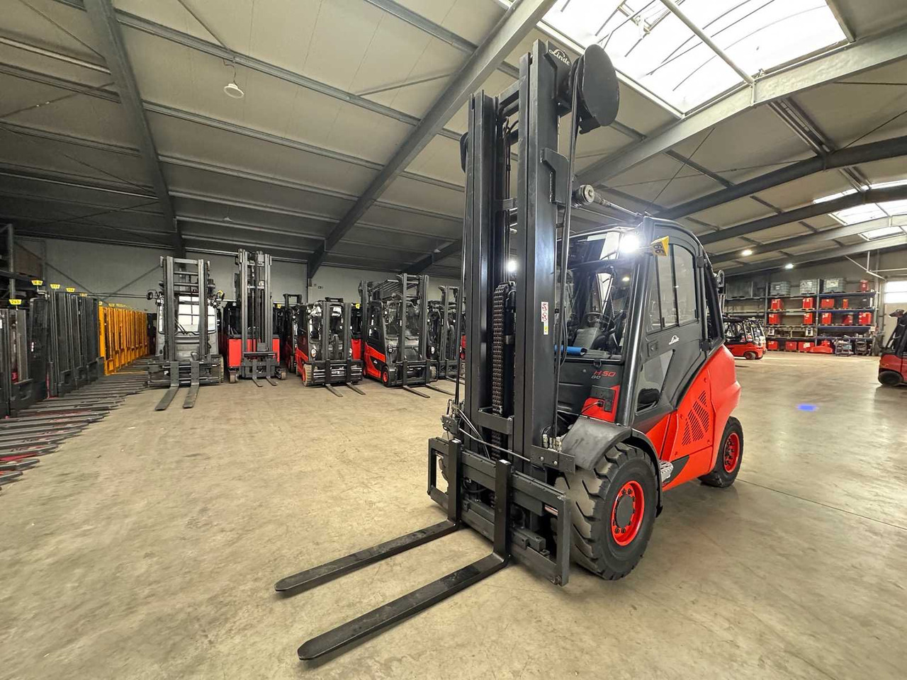 2015 LINDE H50D 5,000KG TRIPLEX 666CM 3+4TH VALVE DIESEL FORKLIFT FORKLIFT 15,862 HOURS. - Вилочный погрузчик: фото 4 2015 LINDE H50D 5,000KG TRIPLEX 666CM 3+4TH VALVE DIESEL FORKLIFT FORKLIFT 15,862 HOURS. - Вилочный погрузчик: фото 4