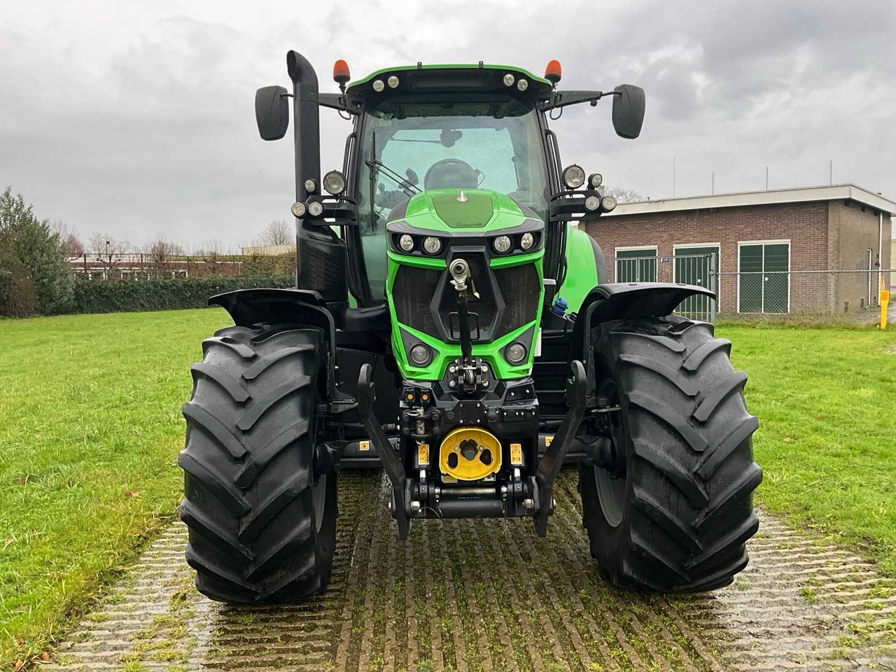 2019 DEUTZ-FAHR AGROTRON 6175.4 TTV VARIO ALL-WHEEL DRIVE FARM TRACTOR - Трактор: фото 3 2019 DEUTZ-FAHR AGROTRON 6175.4 TTV VARIO ALL-WHEEL DRIVE FARM TRACTOR - Трактор: фото 3