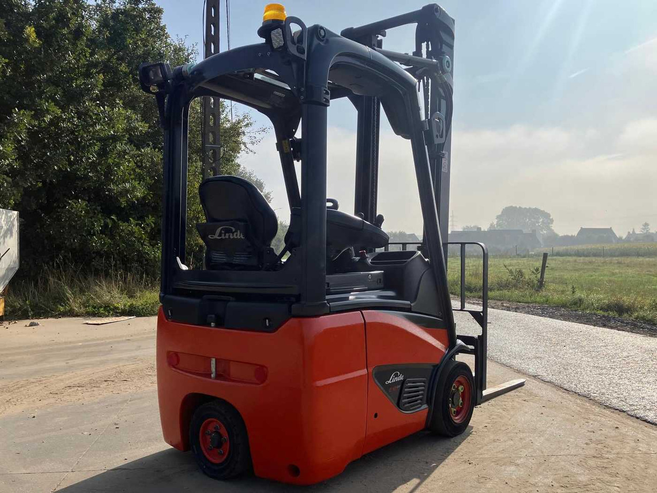 2019 LINDE E12 ELECTRIC FORKLIFT TRUCK - Вилочный погрузчик: фото 5 2019 LINDE E12 ELECTRIC FORKLIFT TRUCK - Вилочный погрузчик: фото 5