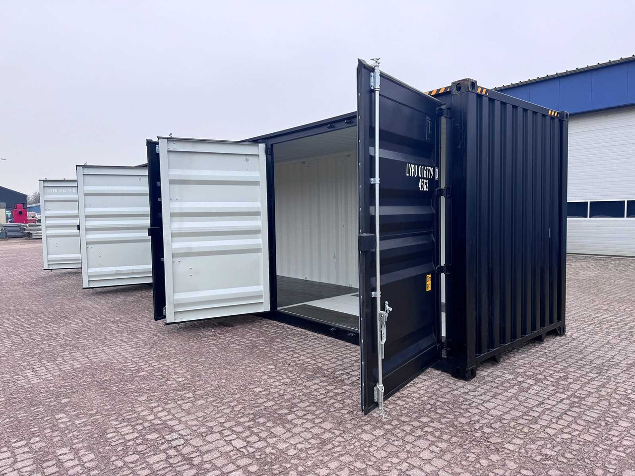 40ft High Cube shipping container with 3 side doors - Морской контейнер: фото 1 40ft High Cube shipping container with 3 side doors - Морской контейнер: фото 1