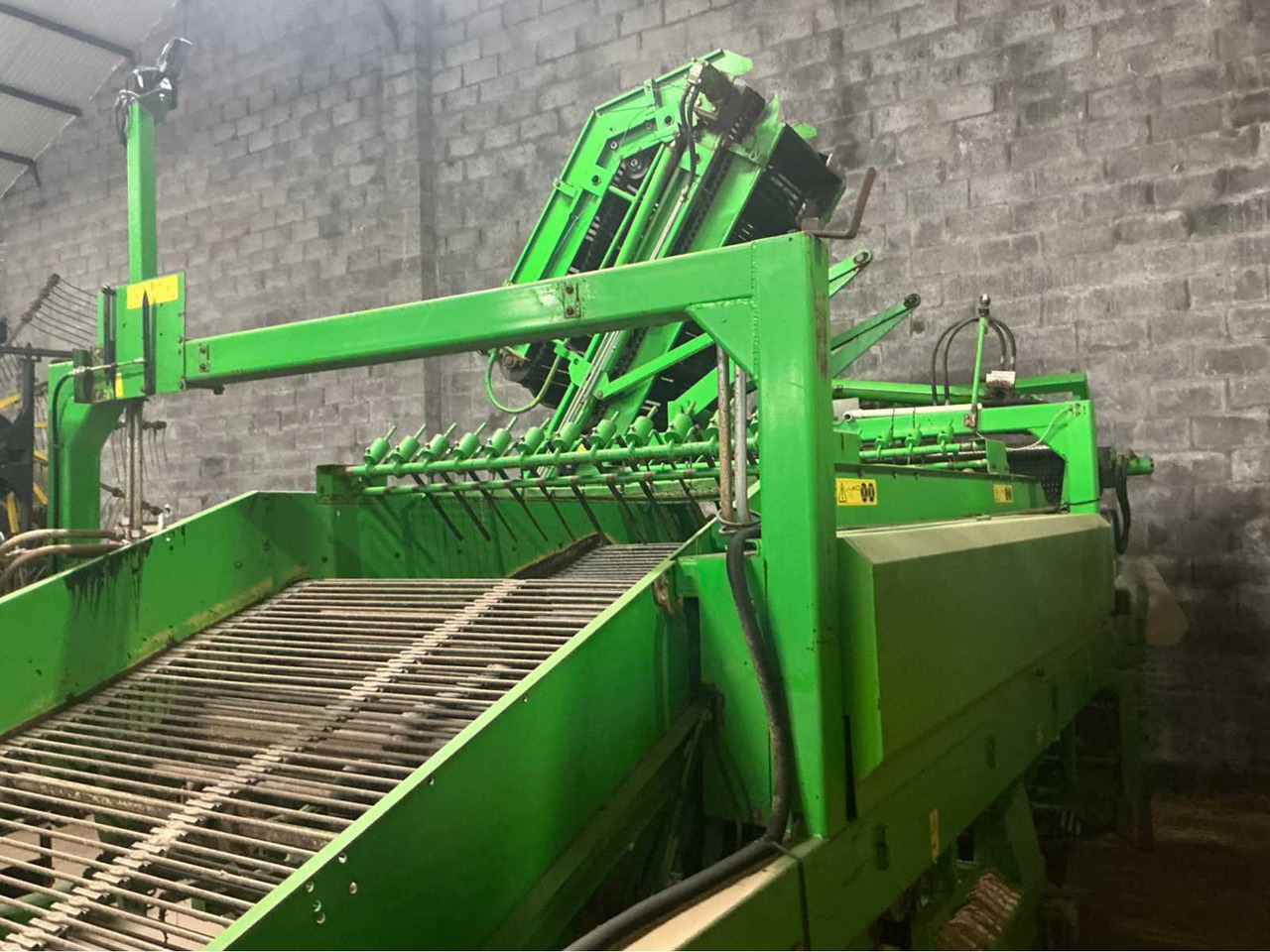 AVR Prestige TT - Картофелеуборочный комбайн: фото 3 AVR Prestige TT - Картофелеуборочный комбайн: фото 3