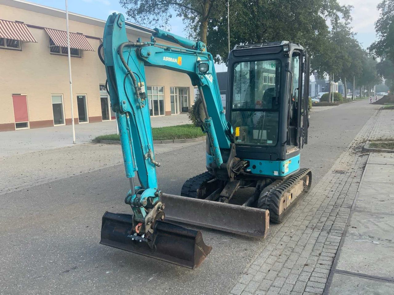 Airman AX30U-4 - Мини-экскаватор: фото 4 Airman AX30U-4 - Мини-экскаватор: фото 4