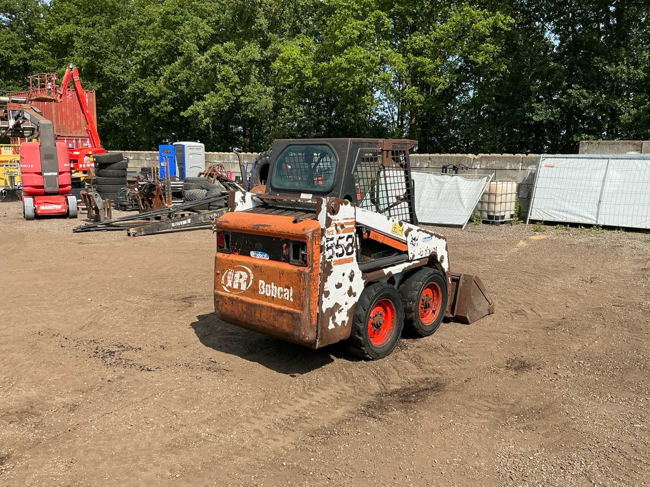 Bobcat 553 - Мини-погрузчик с бортовым поворотом: фото 4 Bobcat 553 - Мини-погрузчик с бортовым поворотом: фото 4