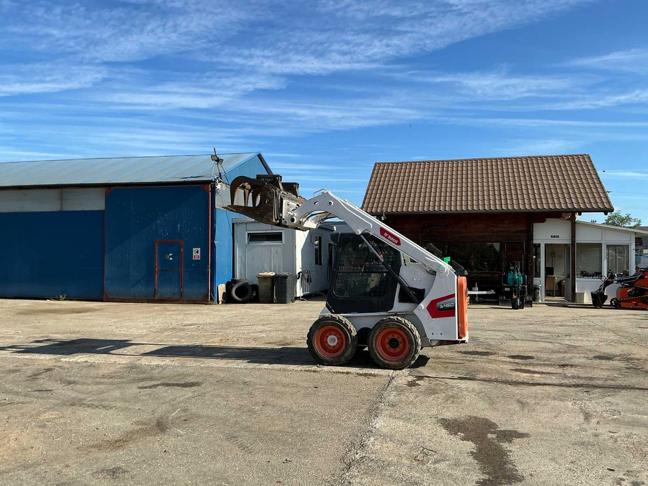 Bobcat S450 - Мини-погрузчик с бортовым поворотом: фото 2 Bobcat S450 - Мини-погрузчик с бортовым поворотом: фото 2