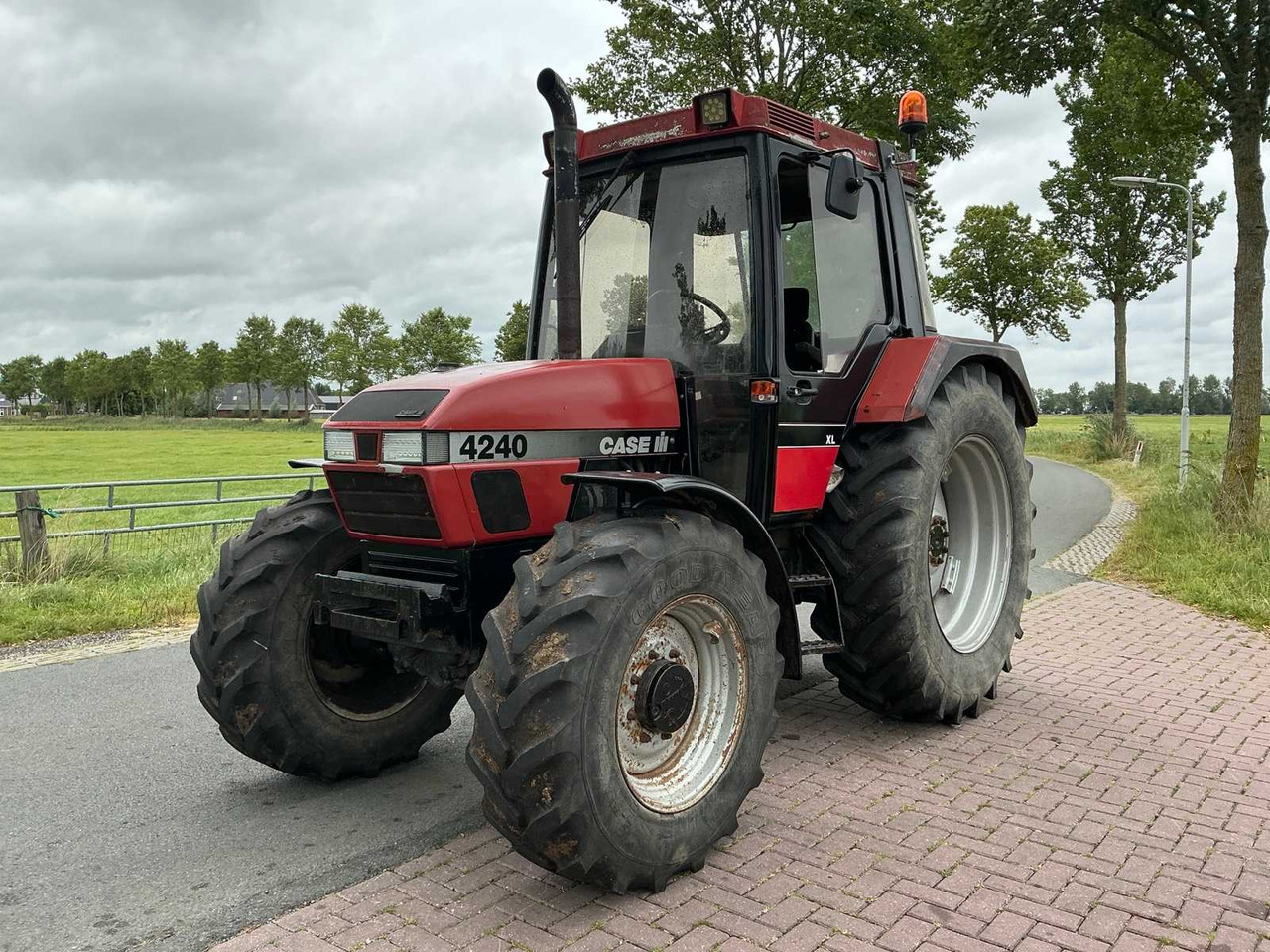 Case ih 1997 CASE INTERNATIONAL 5150 PRO ALL-WHEEL DRIVE FARM TRACTOR - Трактор: фото 1 Case ih 1997 CASE INTERNATIONAL 5150 PRO ALL-WHEEL DRIVE FARM TRACTOR - Трактор: фото 1