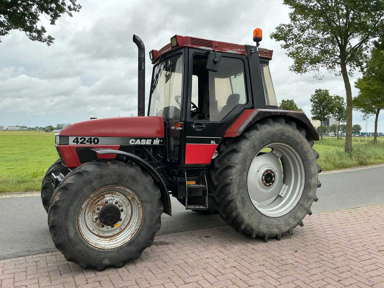 Case ih 1997 CASE INTERNATIONAL 5150 PRO ALL-WHEEL DRIVE FARM TRACTOR - Трактор: фото 2 Case ih 1997 CASE INTERNATIONAL 5150 PRO ALL-WHEEL DRIVE FARM TRACTOR - Трактор: фото 2
