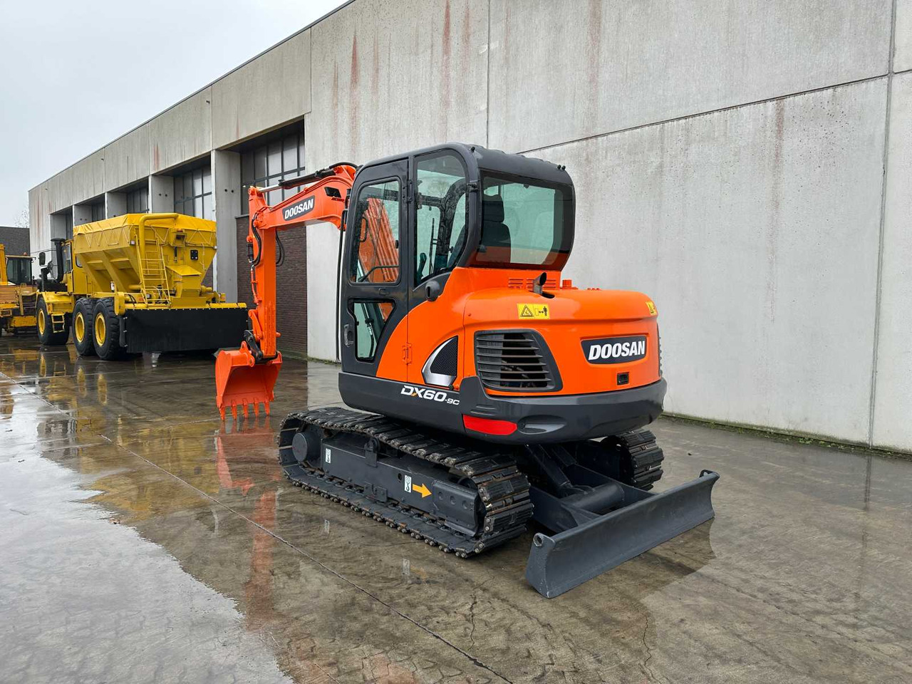 Doosan DX60-9C - Гусеничный экскаватор: фото 5 Doosan DX60-9C - Гусеничный экскаватор: фото 5