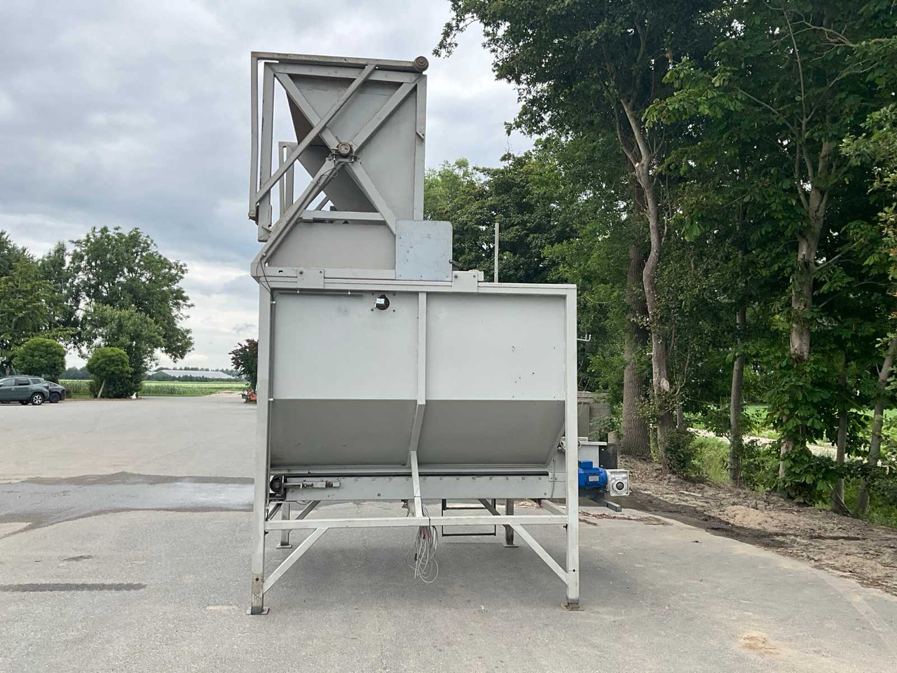 Dosing bunker with tipper - Картофельная техника: фото 4 Dosing bunker with tipper - Картофельная техника: фото 4