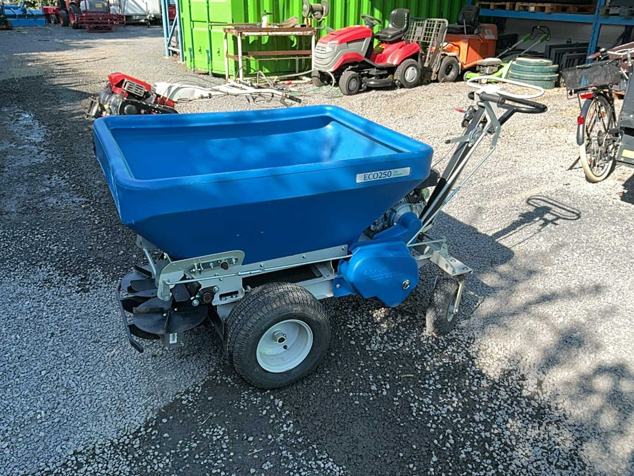 Ecolawn Eco 250 - Техника для внесения удобрений: фото 3 Ecolawn Eco 250 - Техника для внесения удобрений: фото 3