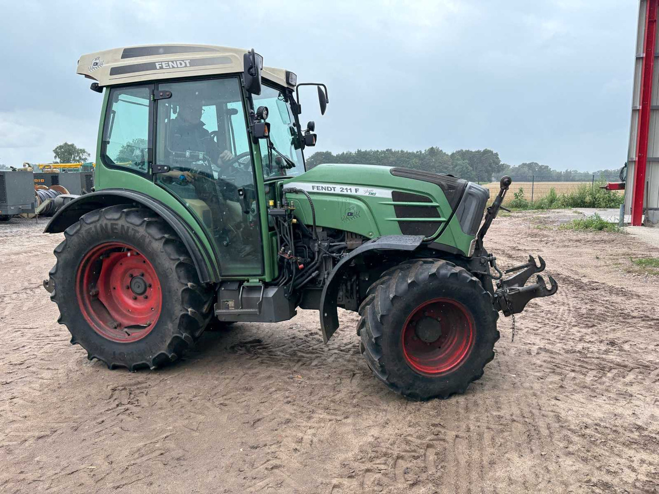 Fendt 211 Vario TMS V - Трактор: фото 4 Fendt 211 Vario TMS V - Трактор: фото 4