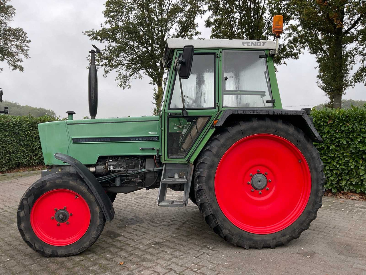 Fendt Farmer 306LS Turbomatik - Трактор: фото 2 Fendt Farmer 306LS Turbomatik - Трактор: фото 2