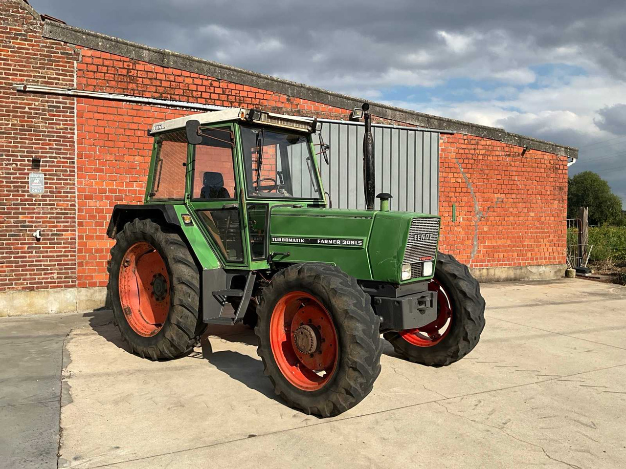 Fendt Farmer 309LS - Трактор: фото 3 Fendt Farmer 309LS - Трактор: фото 3