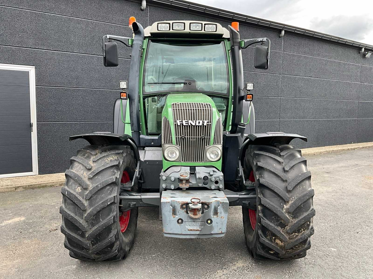 Fendt Farmer 412 vario - Трактор: фото 2 Fendt Farmer 412 vario - Трактор: фото 2