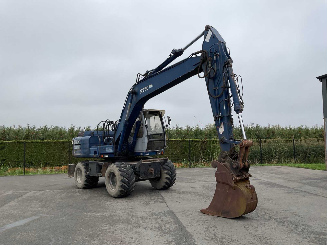 Fiat Hitachi Etec 815B - Колёсный экскаватор: фото 1 Fiat Hitachi Etec 815B - Колёсный экскаватор: фото 1