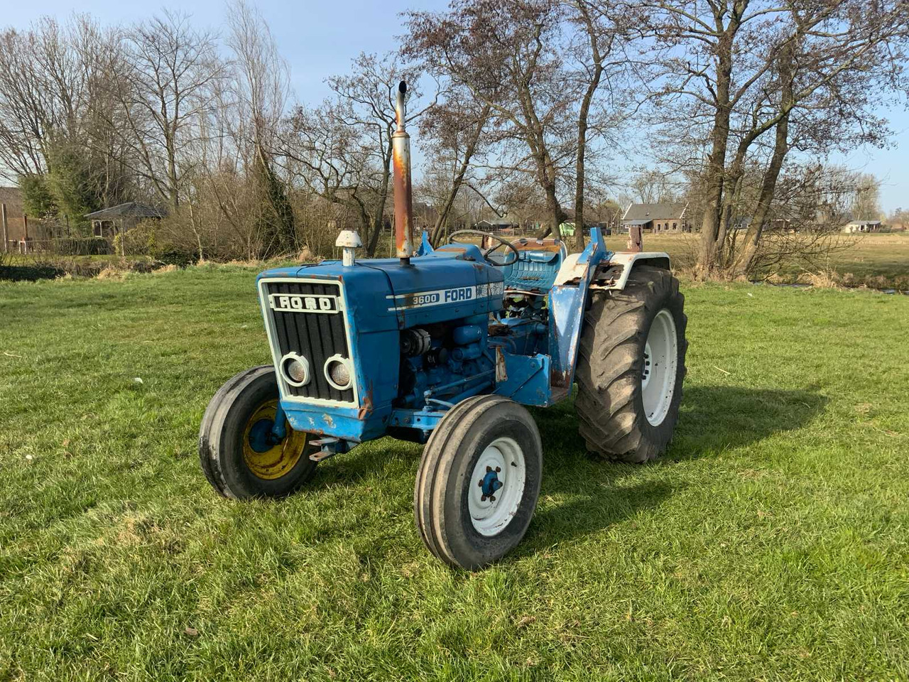 Ford 3600 - Трактор: фото 1 Ford 3600 - Трактор: фото 1