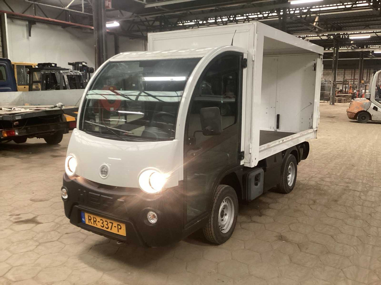 2015 MEGA RM COMMERCIAL VEHICLE - Фургон: фото 1 2015 MEGA RM COMMERCIAL VEHICLE - Фургон: фото 1