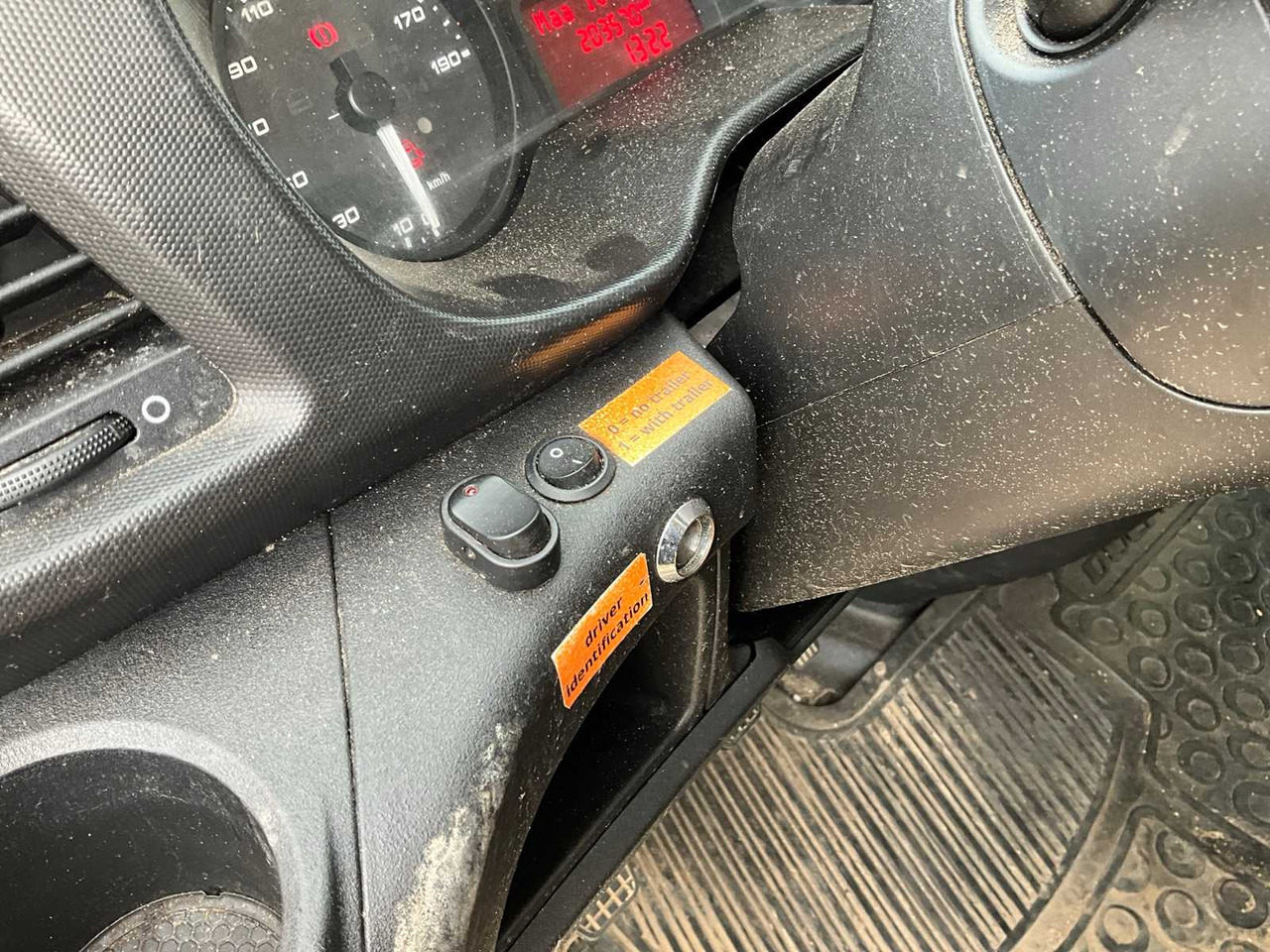 Фургон 2017 IVECO DAILY 35-140 FLATBED TRUCK: фото 12