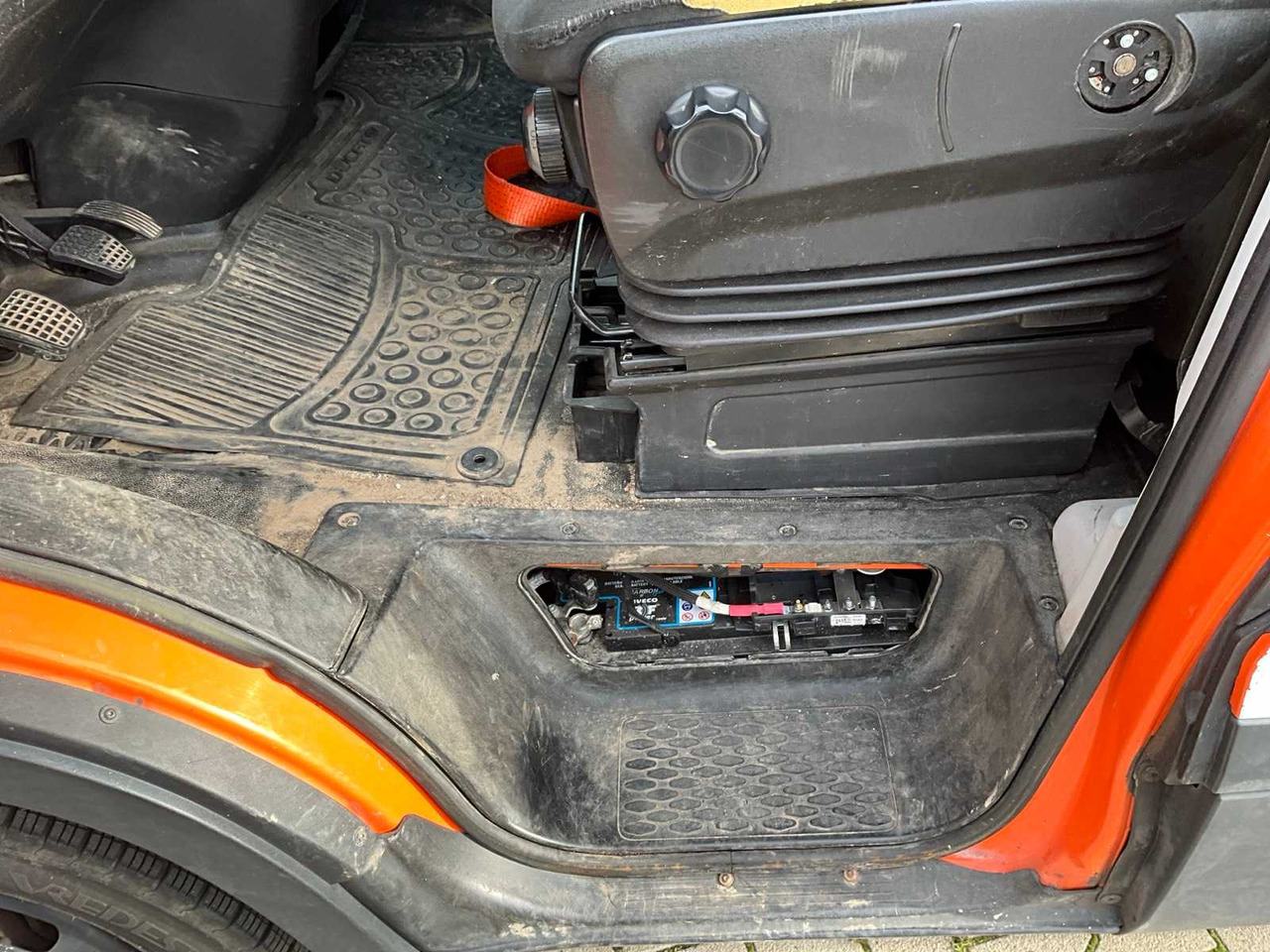 Фургон 2017 IVECO DAILY 35-140 FLATBED TRUCK: фото 13