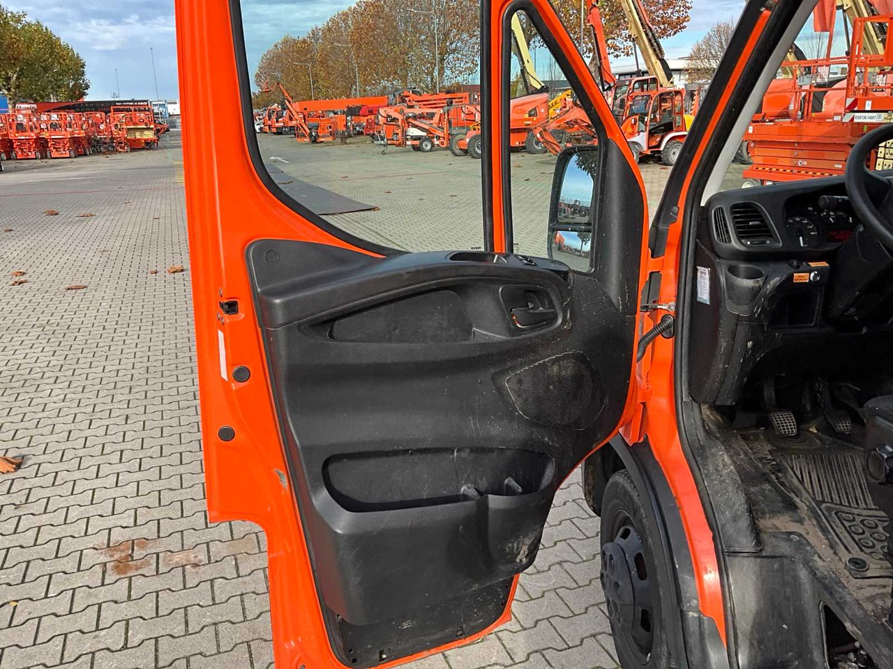 Фургон 2017 IVECO DAILY 35-140 FLATBED TRUCK: фото 9