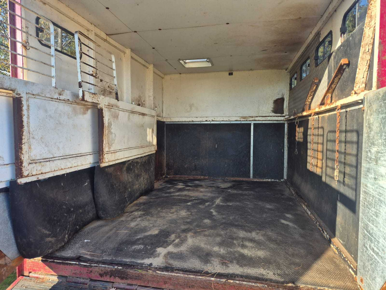 Грузовик MAN L 75F HORSE TRAILER 1994: фото 14 Грузовик MAN L 75F HORSE TRAILER 1994: фото 14