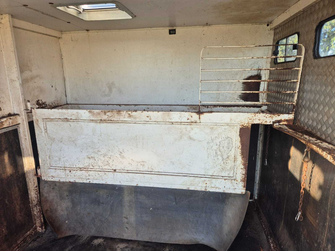 Грузовик MAN L 75F HORSE TRAILER 1994: фото 16 Грузовик MAN L 75F HORSE TRAILER 1994: фото 16