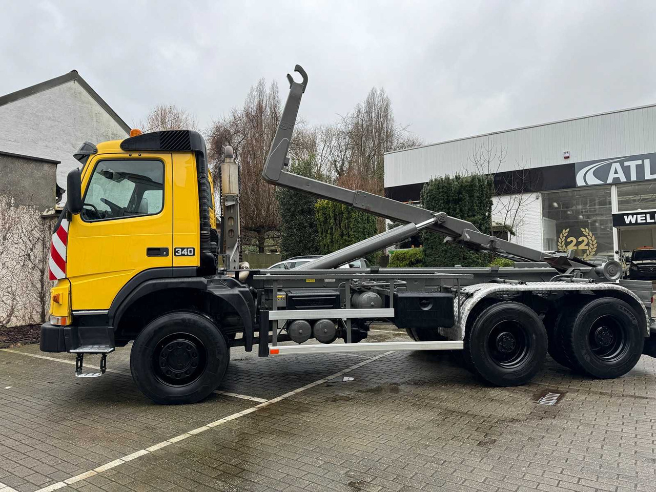 VOLVO FM12 6X6R CONTAINER HOOK SYSTEM 2001 - Грузовик: фото 5 VOLVO FM12 6X6R CONTAINER HOOK SYSTEM 2001 - Грузовик: фото 5