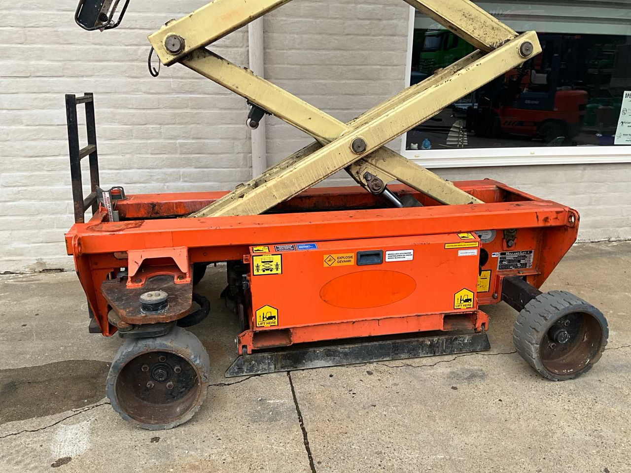 HOLLAND LIFT HL11816 SCISSOR LIFT AERIAL PLATFORM - Подъёмник: фото 4 HOLLAND LIFT HL11816 SCISSOR LIFT AERIAL PLATFORM - Подъёмник: фото 4