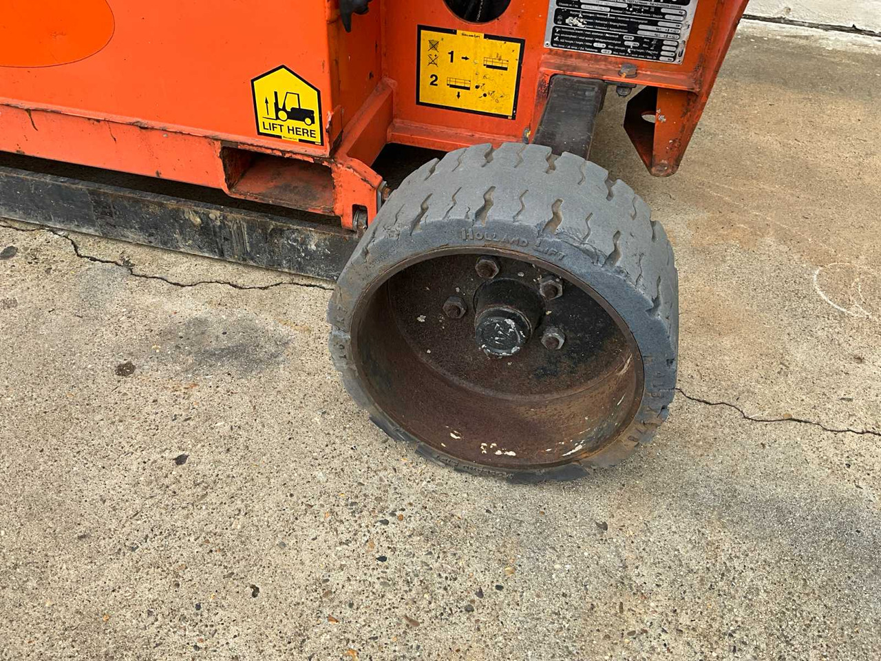 HOLLAND LIFT HL11816 SCISSOR LIFT AERIAL PLATFORM - Подъёмник: фото 5 HOLLAND LIFT HL11816 SCISSOR LIFT AERIAL PLATFORM - Подъёмник: фото 5