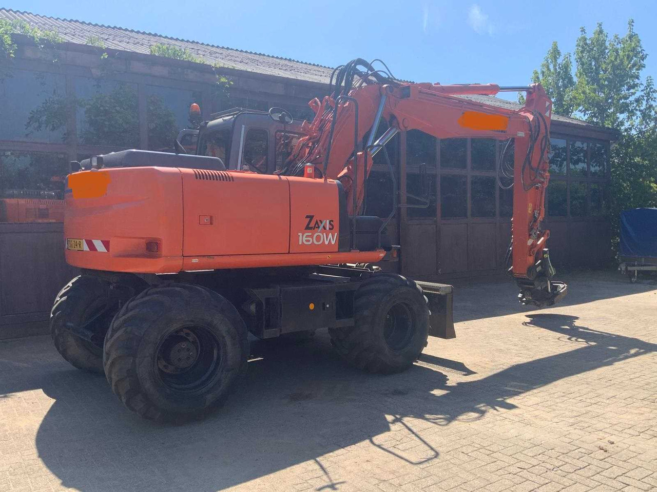 Hitachi ZX 160W - Колёсный экскаватор: фото 2 Hitachi ZX 160W - Колёсный экскаватор: фото 2