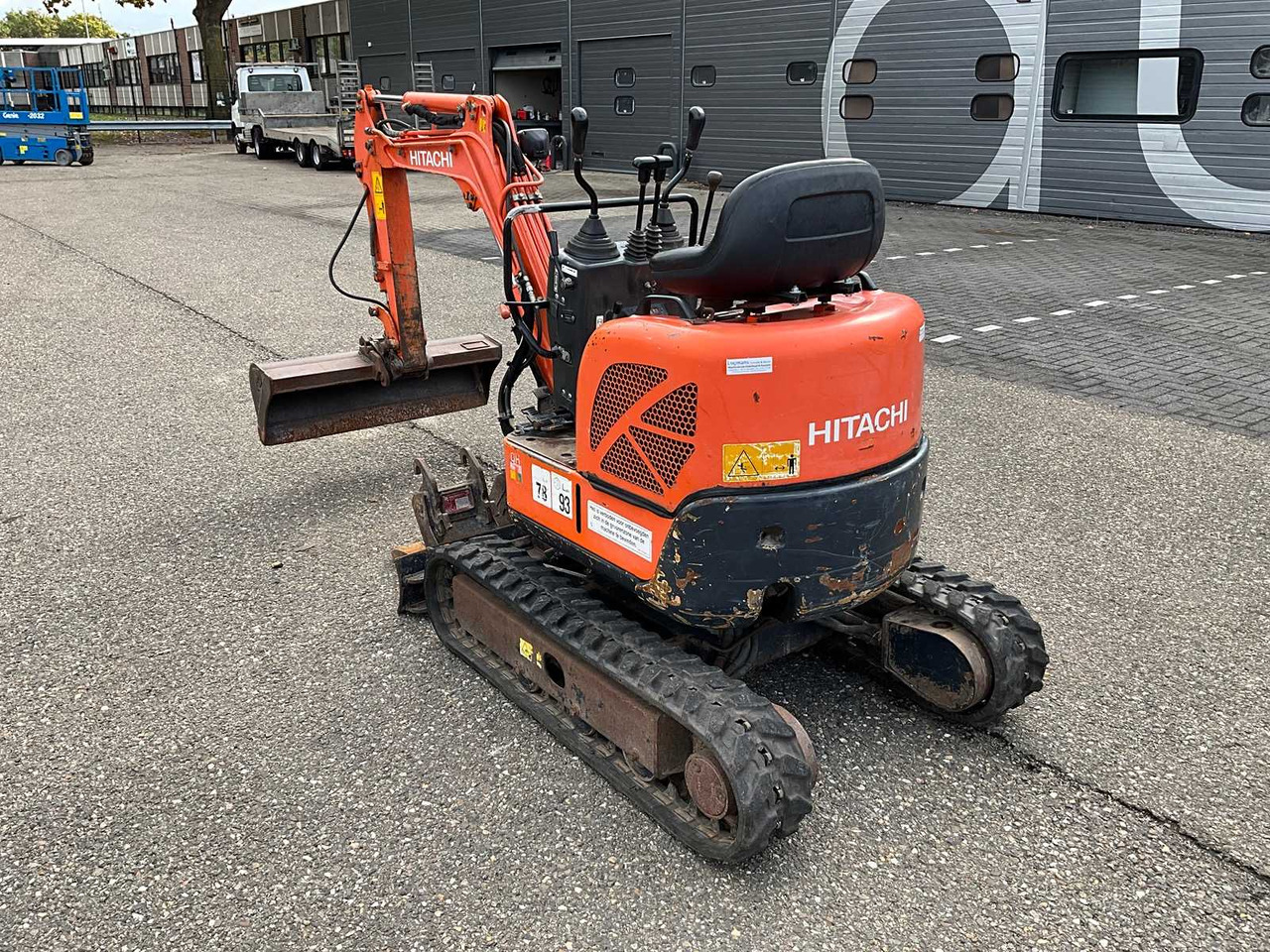 Hitachi ZX10U-2 - Мини-экскаватор: фото 3 Hitachi ZX10U-2 - Мини-экскаватор: фото 3